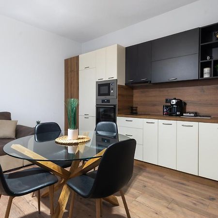 La Luna - High-End 2Bd Flat In The Top Centre By Flat Mаnager Sofia Eksteriør bilde