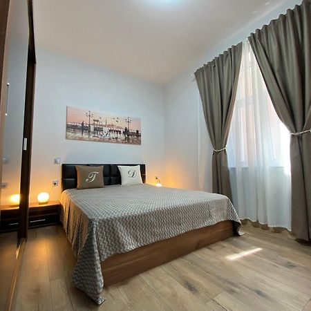 La Luna - High-End 2Bd Flat In The Top Centre By Flat Mаnager Sofia Eksteriør bilde