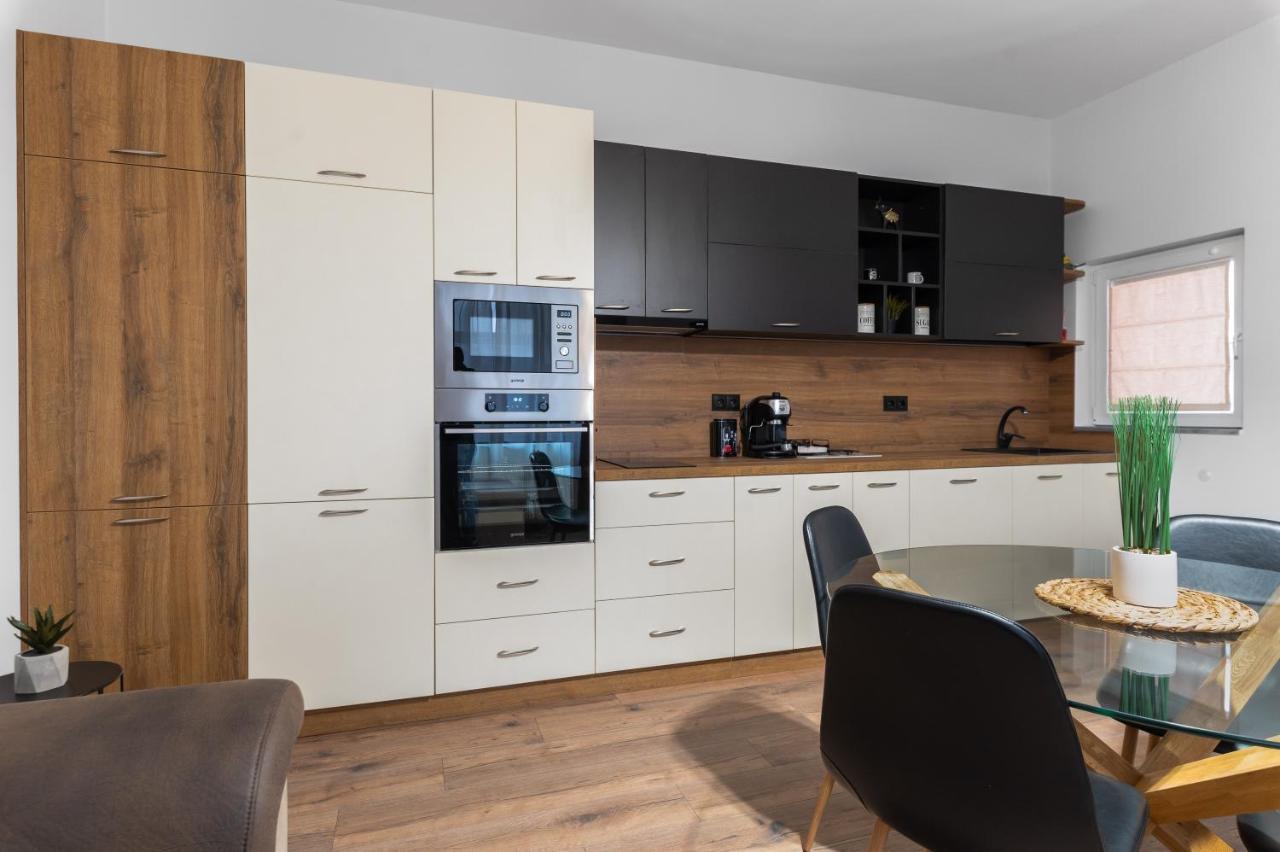 La Luna - High-End 2Bd Flat In The Top Centre By Flat Mаnager Sofia Eksteriør bilde