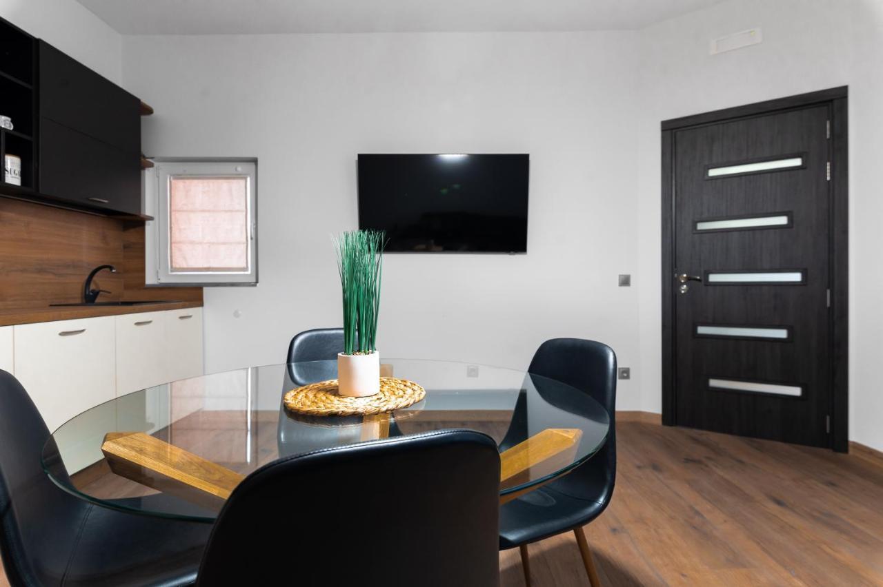 La Luna - High-End 2Bd Flat In The Top Centre By Flat Mаnager Sofia Eksteriør bilde