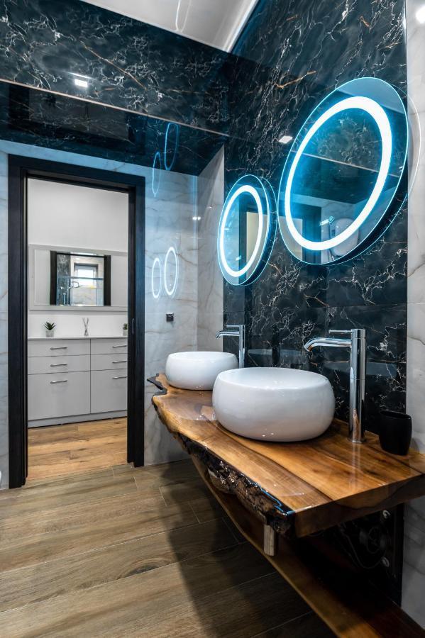 La Luna - High-End 2Bd Flat In The Top Centre By Flat Mаnager Sofia Eksteriør bilde